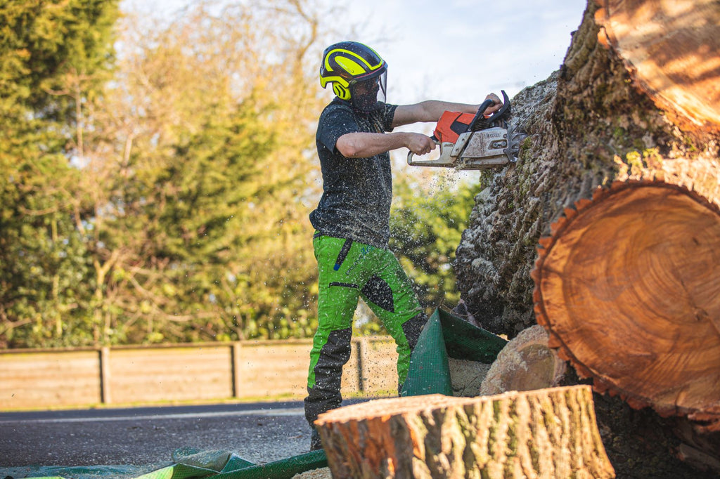 What’s the Difference Between UL and EN Standards for Chainsaw Trouser Protection? - Arbortec US